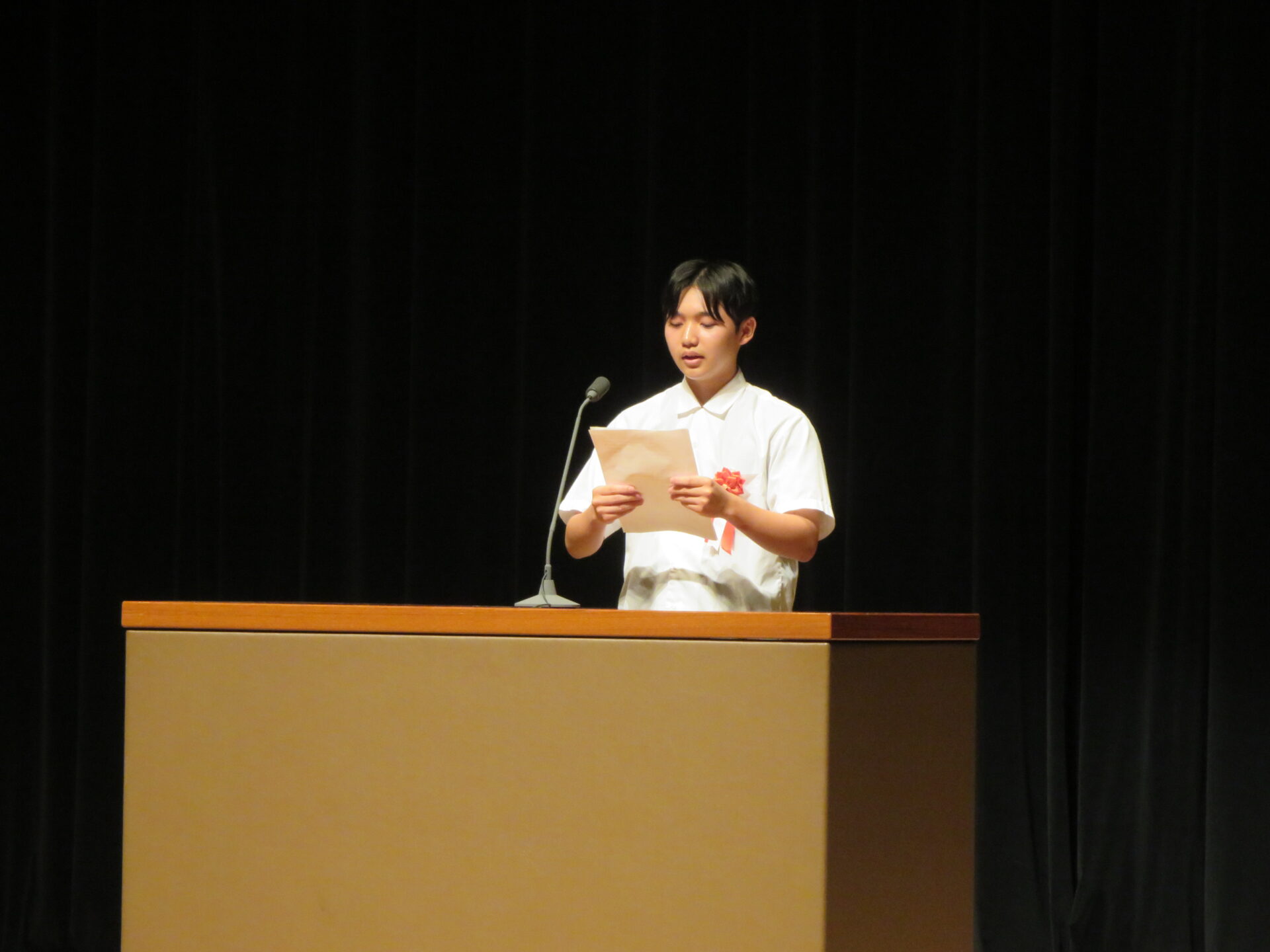 校内生徒生活体験発表大会を行いました。